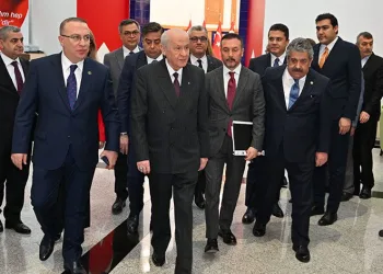 Bahçeli milletvekili adaylık başvurusunu gerçekleştirdi