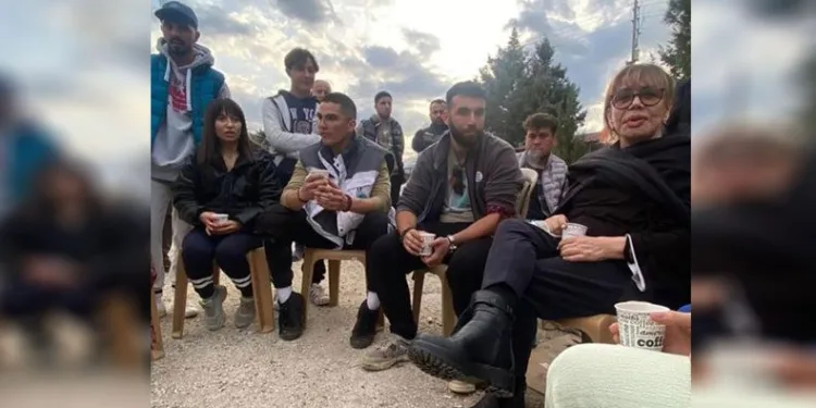 Sezen Aksu, deprem bölgesinde