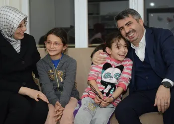 Başkan Yılmaz depremzedelerle buluştu