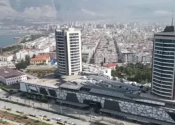 İzolatör olmamasına rağmen yerinden oynamadı