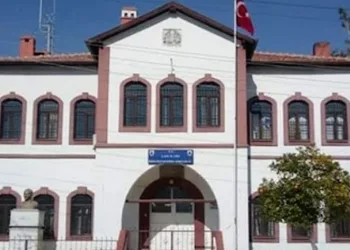 İlkokul, Hükümet Konağı oldu