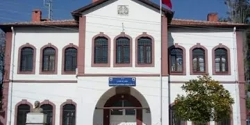İlkokul, Hükümet Konağı oldu