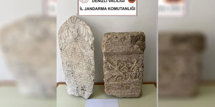 Tarihi eserleri satamadan yakalandılar