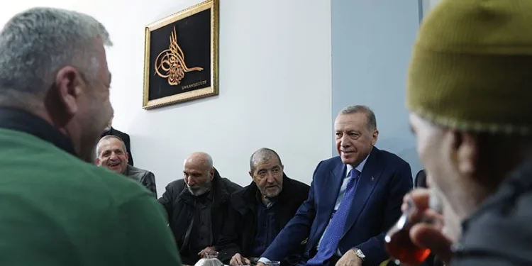 Cumhurbaşkanı Erdoğan’dan esnaf ziyareti