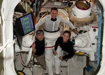 Astronotlar Dünya’ya döndü