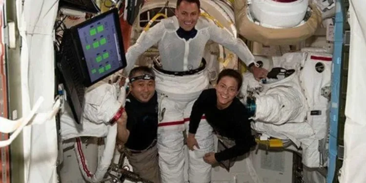 Astronotlar Dünya’ya döndü