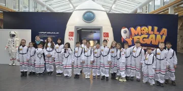Yıldırımlı çocukların uzay yolculuğu