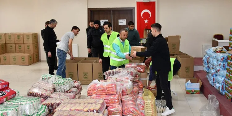 İznik’ten afet bölgesine destekler sürüyor