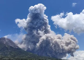 Merapi Yanardağında patlama