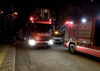 Meşaleli doğum günü kutlaması panik yarattı