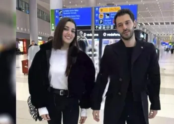 Çiçeği burnunda çift kuzey ışıklarında