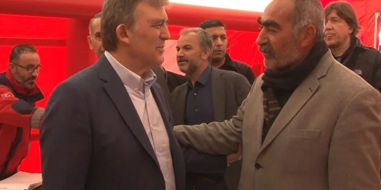Abdullah Gül’den çadır kente ziyaret