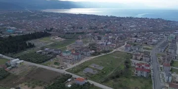 Deprem sonrası İznik’e akın başladı