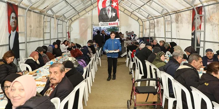 Mudanyalılar iftar sofrasında buluşuyor