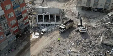 Malatya’da enkaz kaldırma çalışmaları sürüyor
