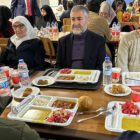 Bakan Nebati depremzedelerle iftar yaptı