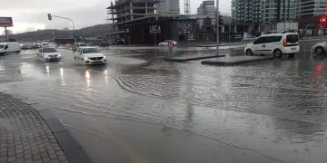 Yağmur yağışı hayatı olumsuz etkiledi