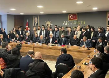 AK Partide devir teslim töreni