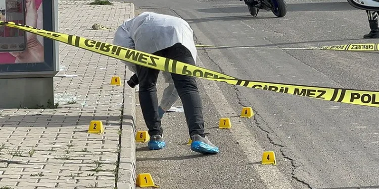 Kadınlar Günü’nde eşine kurşun yağdırdı
