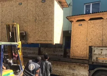 Deprem bölgesine mobil tuvalet desteği