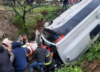 Kocaeli’de işçi servisi devrildi