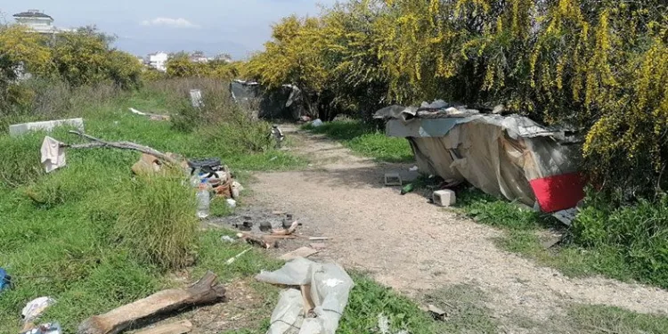Kaldığı barakada yaralı halde bulundu