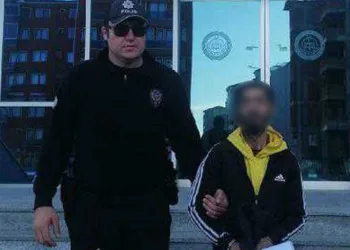 Hırsızı parmak izi ele verdi