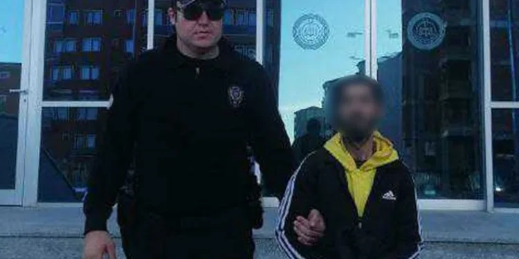 Hırsızı parmak izi ele verdi