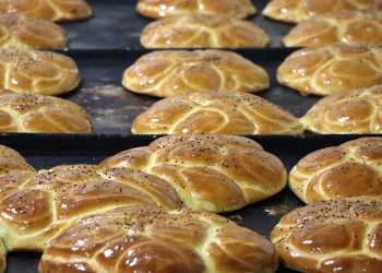 Ramazan çöreği geleneği yaşatılıyor