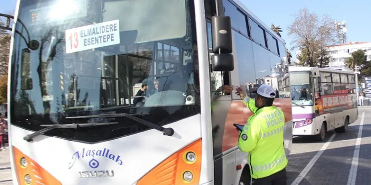 Uşak’ta 951 sürücüye para cezası