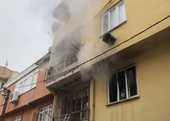 Bursa’da anneanne ve torunu yangında mahsur kaldı