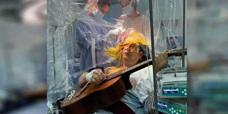 Beyin ameliyatında gitar çaldı