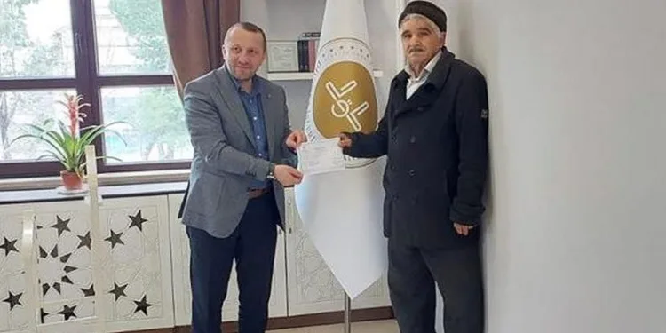 Depremzedelere 15 bin TL bağışladı