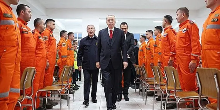 Cumhurbaşkanı Mehmetçik ile iftar yaptı
