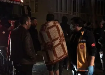 Kızını boğup, evi ateşe vermiş
