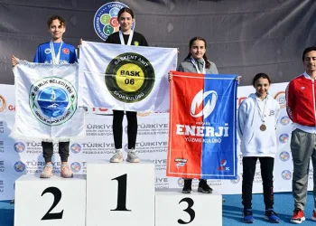Gemlik Belediyespor madalya ile döndü
