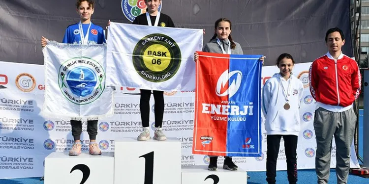 Gemlik Belediyespor madalya ile döndü