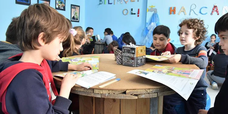 Mustafakemalpaşa belediyesinden sıfır atık kütüphanesi