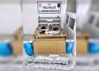 Evinde uyuşturucu imal düzeneği kurmuş