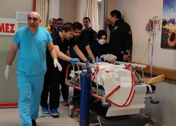 Testerenin bıçağının boynunu kestiği işçi hayatını kaybetti