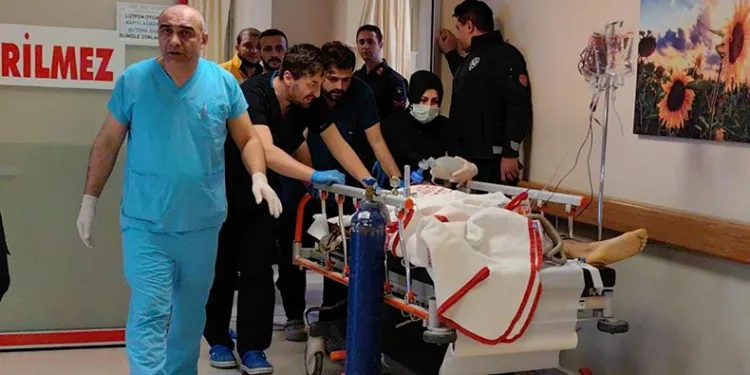 Testerenin bıçağının boynunu kestiği işçi hayatını kaybetti
