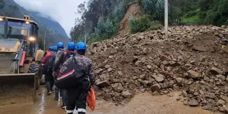 Ekvador’da toprak kayması
