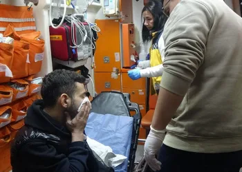 Evinde yattığı sırada vuruldu
