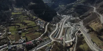 Avrupa’nın en uzun çift tüplü tüneli