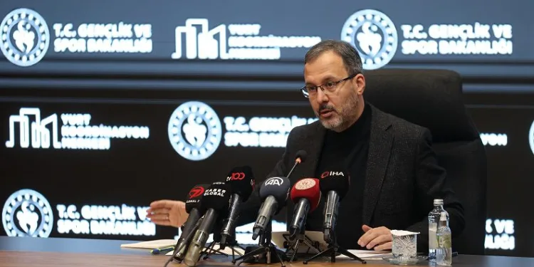 Bakan Kasapoğlu’ndan milli güreşçilere tebrik mesajı