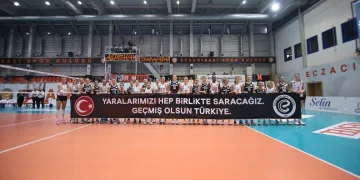Eczacıbaşı Dynavit ile Galatasaray depremzedeler için hazırlık maçı yaptı