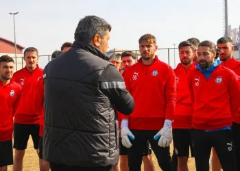 Hes İlaç Afyonspor ligdeki puanını 34’e yükseltti