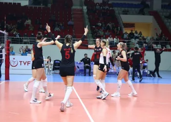 Türk Hava Yolları CEV Kupası yarı finale yükseldi