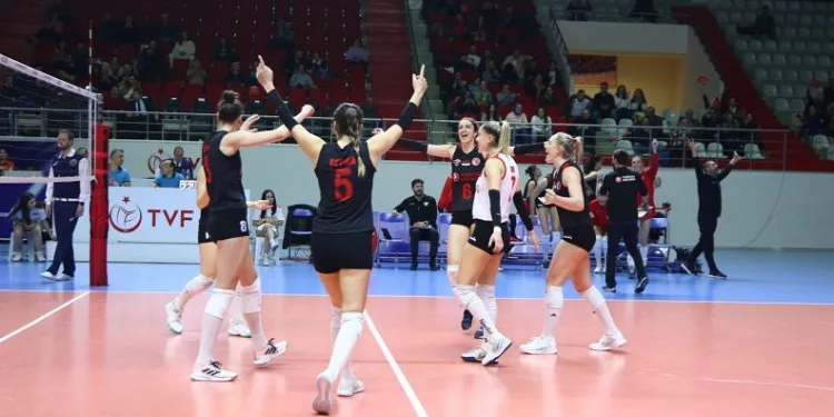 Türk Hava Yolları CEV Kupası yarı finale yükseldi