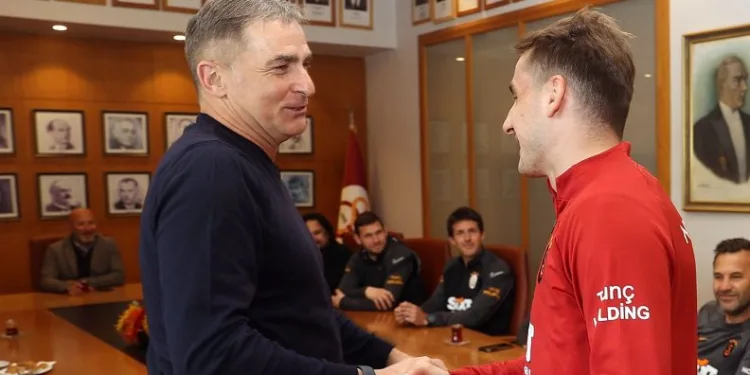 A Milli Futbol Takımı Teknik Direktörü Stefan Kuntz’dan Galatasaray’a ziyaret